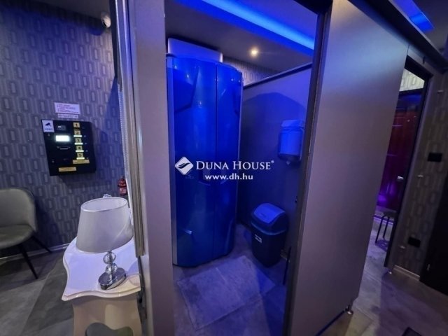 Eladó családi ház, Vecsésen 245 M Ft, 5 szobás