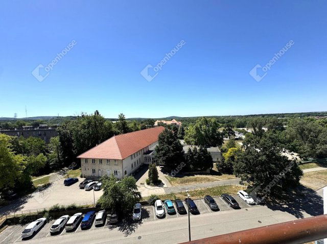 Eladó panellakás, Tatabányán 28.9 M Ft, 1 szobás