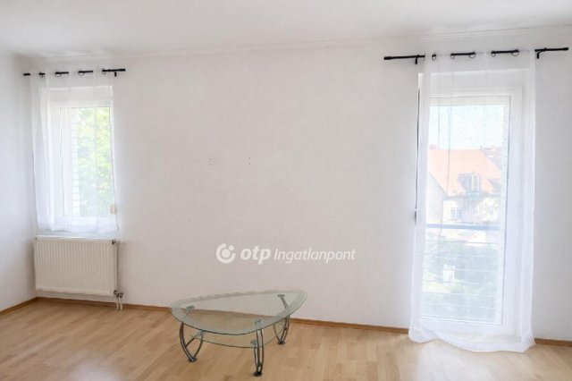 Eladó téglalakás, Szigetszentmiklóson 48.9 M Ft, 1 szobás