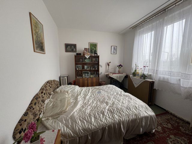 Eladó panellakás, Cegléden 46.8 M Ft, 3 szobás