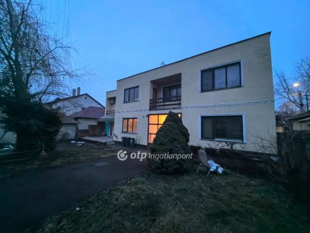 Eladó téglalakás, Hajdúböszörményen 65 M Ft, 3 szobás