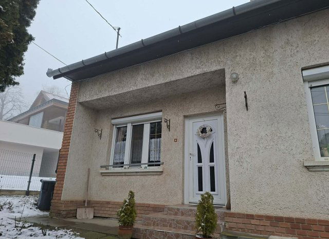 Eladó családi ház, Gödöllőn 124.9 M Ft, 6 szobás