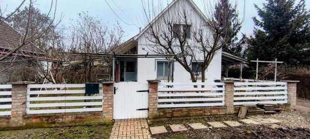 Eladó családi ház, Gyulán 32.3 M Ft, 1+2 szobás