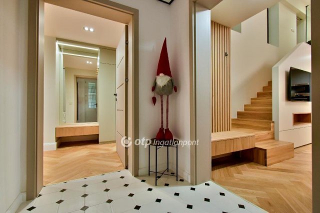 Eladó téglalakás, Budapesten, V. kerületben 160.5 M Ft