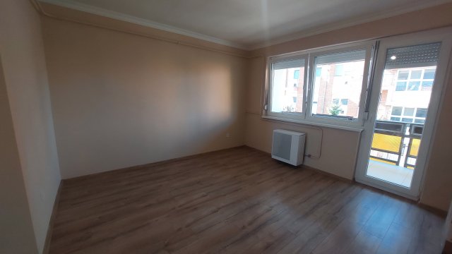 Eladó téglalakás, Kisújszálláson, Ifjúság útján 39.9 M Ft