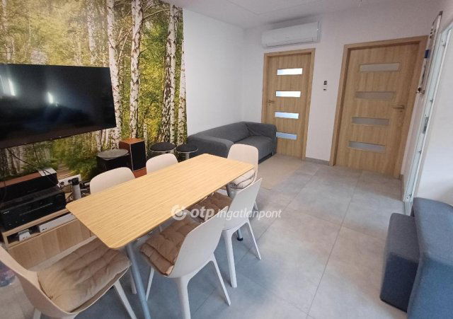 Eladó családi ház, Csongrádon 52 M Ft, 1+4 szobás