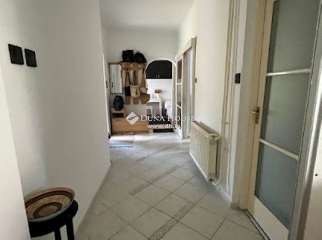 Eladó családi ház, Szigetszentmiklóson 109 M Ft, 4 szobás