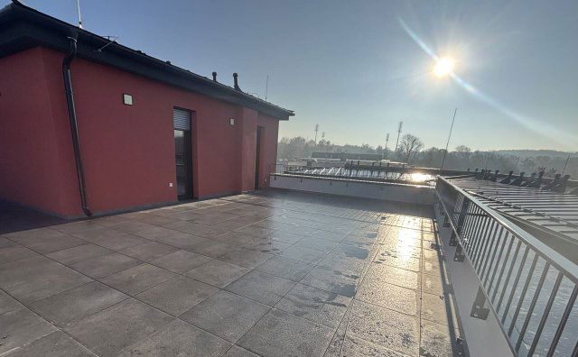 Eladó téglalakás, Tatabányán 115 M Ft, 4 szobás