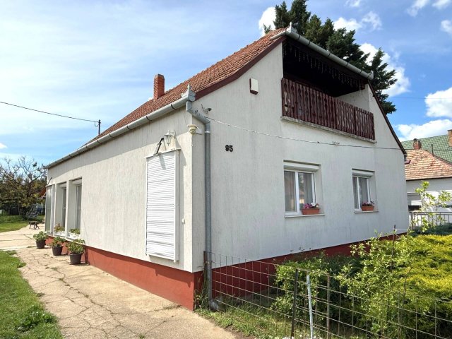 Eladó családi ház, Pellérden 74.9 M Ft, 3 szobás
