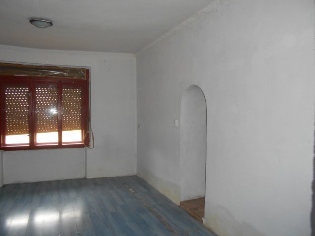 Eladó családi ház, Hunyán 6.8 M Ft, 1+2 szobás