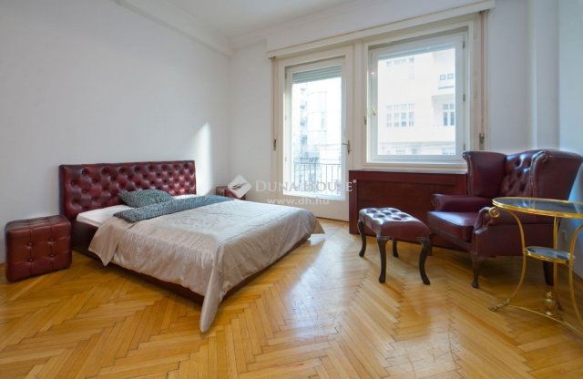 Eladó téglalakás, Budapesten, V. kerületben 289 M Ft, 3 szobás