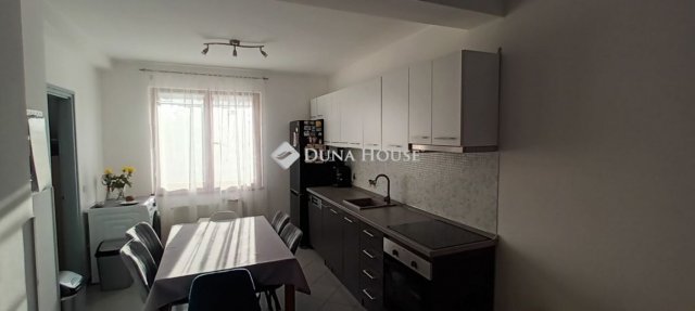 Eladó téglalakás, Kecskeméten 65 M Ft, 4 szobás