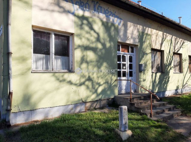 Kiadó üzlethelyiség, Jászjákóhalmán 150 E Ft / hó