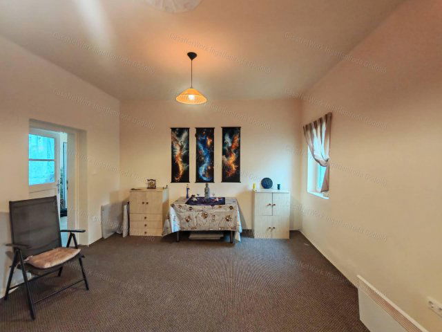 Eladó családi ház, Veresegyházon 66.9 M Ft, 2+1 szobás