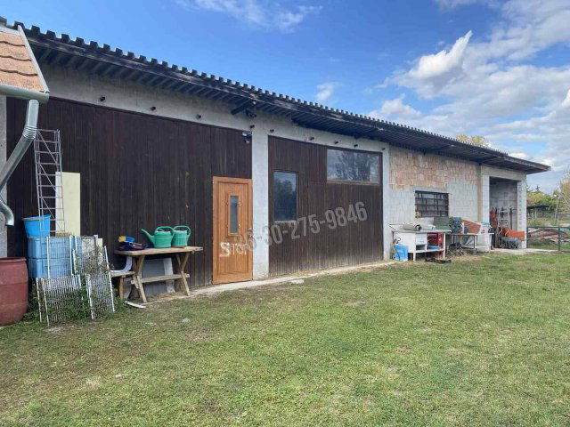 Kiadó ipari ingatlan, Zsámbékon, Etyeki utcában 250 E Ft / hó