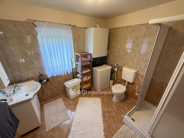 Eladó nyaraló, Tiszakécskén 52 M Ft, 3 szobás