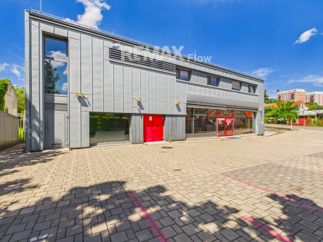 Eladó üzlethelyiség, Pécsett 300 M Ft, 6+4 szobás