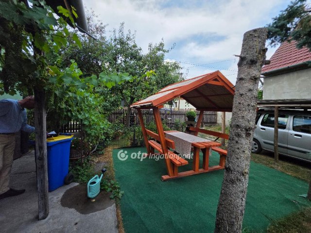 Eladó családi ház, Ladánybenén 42.2 M Ft, 2 szobás