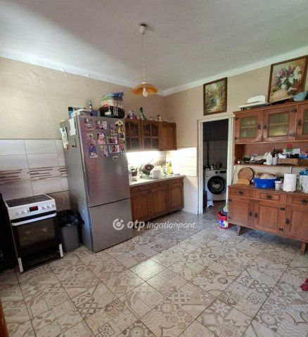 Eladó családi ház, Baracson 34.7 M Ft, 3 szobás