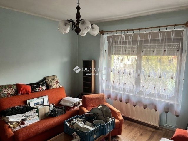 Eladó családi ház, Pécsett 81.5 M Ft, 2 szobás