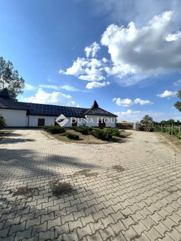 Eladó üzlethelyiség, Hajdúsámsonon 260 M Ft, 2 szobás