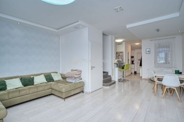 Eladó sorház, Budapesten, X. kerületben 134.9 M Ft, 4 szobás