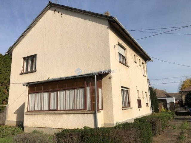 Eladó családi ház, Bólyban 45 M Ft, 4 szobás
