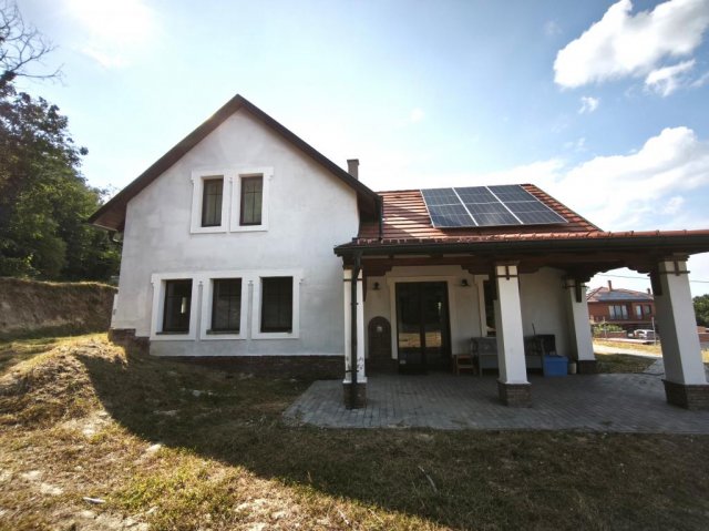 Eladó családi ház, Győrújbaráton 149.9 M Ft, 3+2 szobás