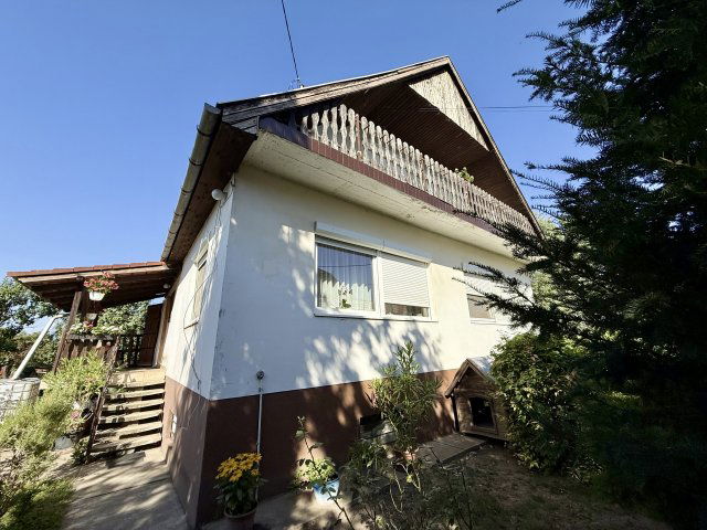 Eladó családi ház, Nagytarcsán 124.9 M Ft, 4 szobás