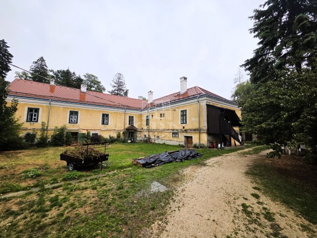 Eladó téglalakás, Zircen 64.9 M Ft, 3 szobás