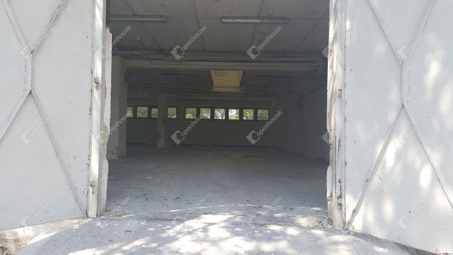 Kiadó iroda, Tatabányán 325 E Ft / hó, 4 szobás
