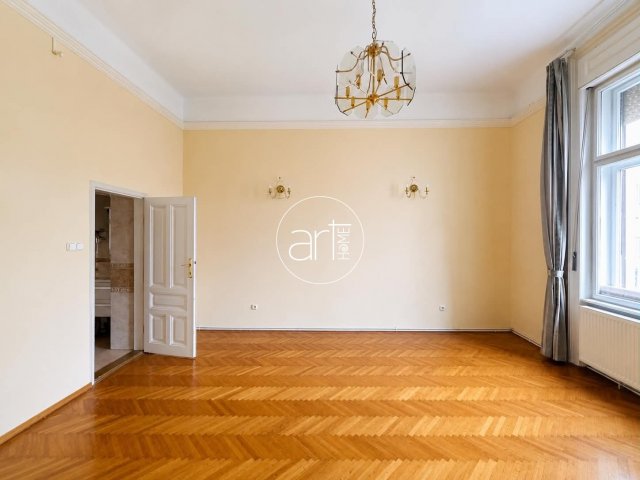 Kiadó téglalakás, albérlet, Szegeden, Hajnóczy utcában