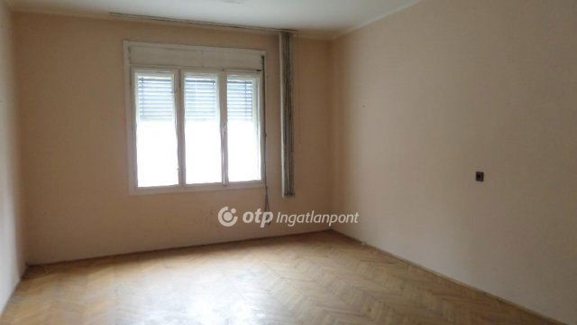 Eladó téglalakás, Nagykanizsán 34 M Ft, 3 szobás