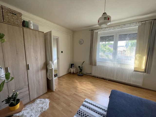 Eladó családi ház, Szolnokon 20 M Ft, 2 szobás