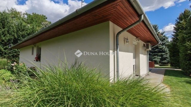 Eladó családi ház, Kecskeméten 134.99 M Ft, 4 szobás