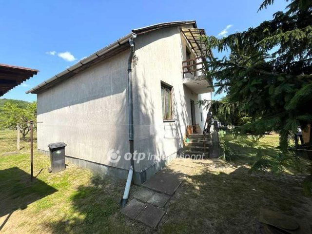Eladó családi ház, Kazáron 25.6 M Ft, 4 szobás