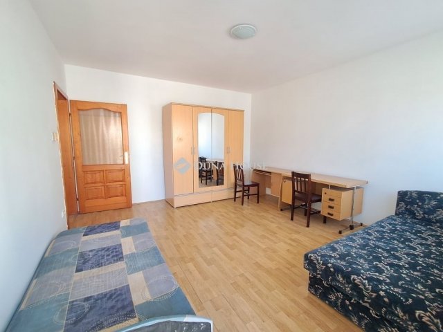 Eladó téglalakás, Debrecenben 87 M Ft, 3 szobás