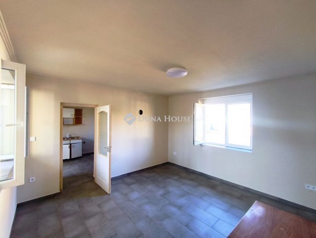 Eladó családi ház, Dombóváron, Kossuth Lajos utcában 15.9 M Ft