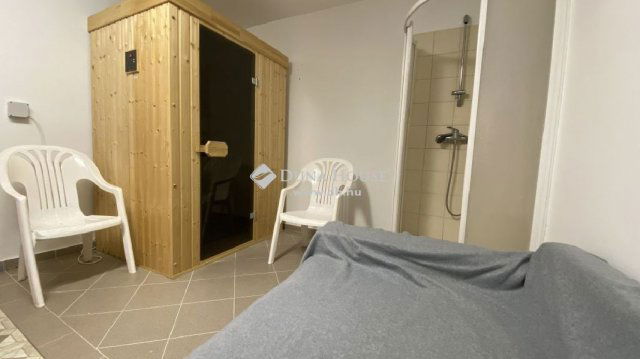 Eladó családi ház, Budakeszin 219 M Ft, 11 szobás