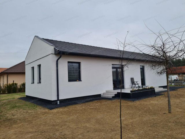 Eladó családi ház, Kecskeméten 84.5 M Ft, 2 szobás