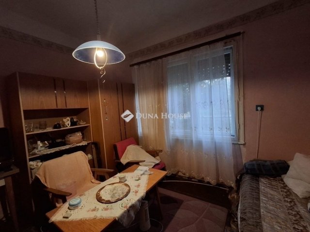Eladó családi ház, Mezősason 8.5 M Ft, 2 szobás