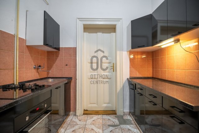 Eladó téglalakás, Budapesten, VI. kerületben 88 M Ft, 2 szobás