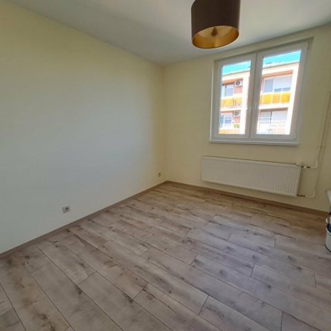 Kiadó téglalakás, albérlet, Monoron 220 E Ft / hó, 2 szobás