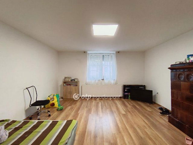 Eladó családi ház, Csongrádon 39 M Ft, 4 szobás