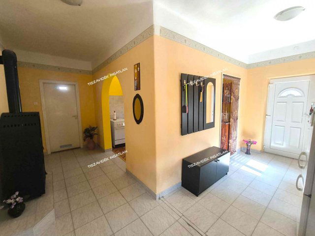 Eladó családi ház, Tiszasülyön 11.99 M Ft, 2 szobás