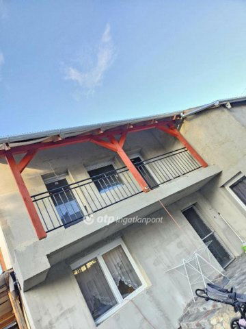 Eladó családi ház, Siklóson 50 M Ft, 3 szobás