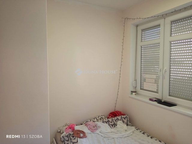 Eladó családi ház, Vecsésen 165 M Ft, 11 szobás