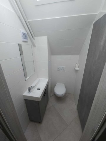 Kiadó iroda, Kecskeméten, Széchenyi téren 63 E Ft / hó