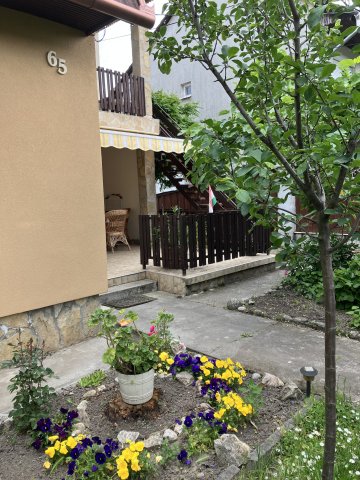 Eladó családi ház, Balatonlelleén 109 M Ft, 7 szobás