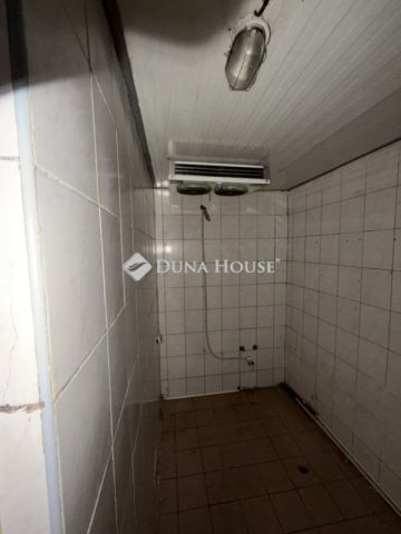 Eladó üzlethelyiség, Hódmezővásárhelyen 73.649 M Ft